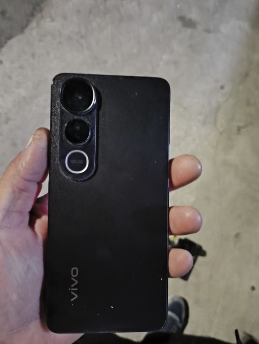 Продам vivo v 50 lite