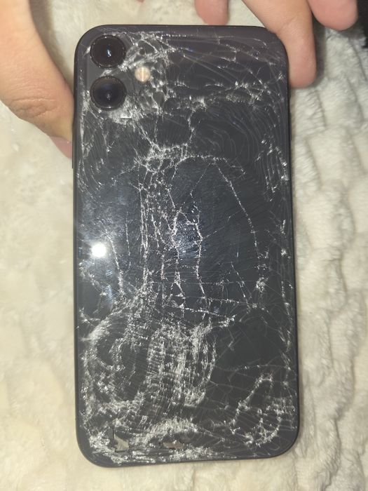 Iphone 11 pentru  piese