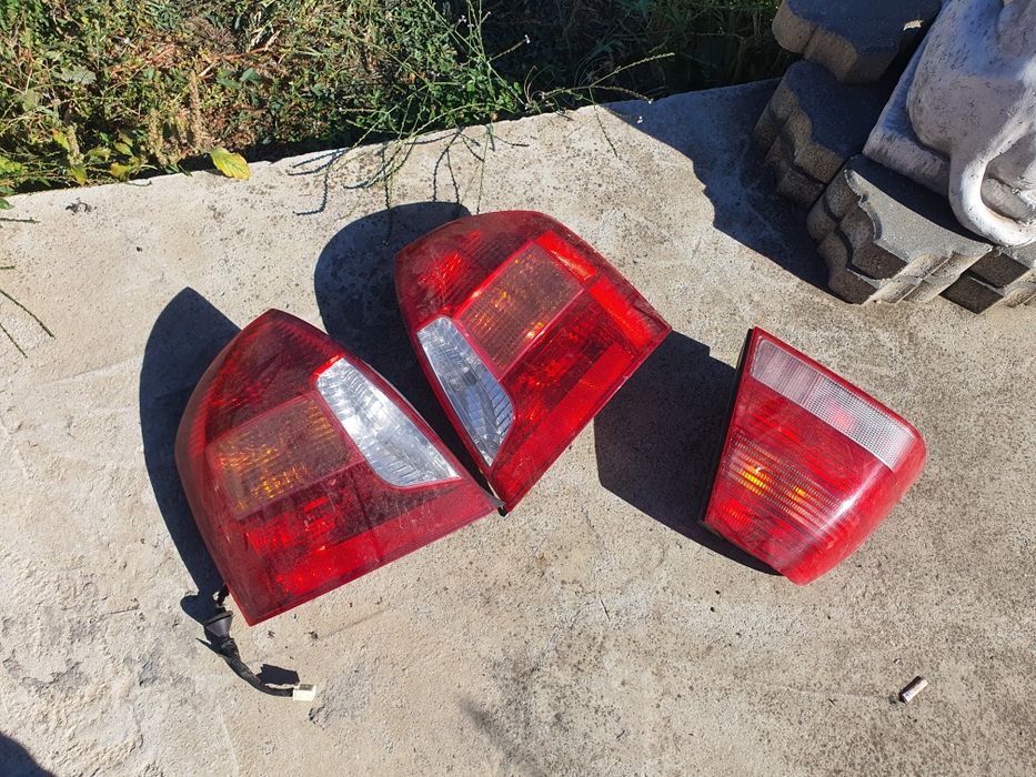 Stop Stânga Dreapta Hyunday accent 3 Gen3 mc