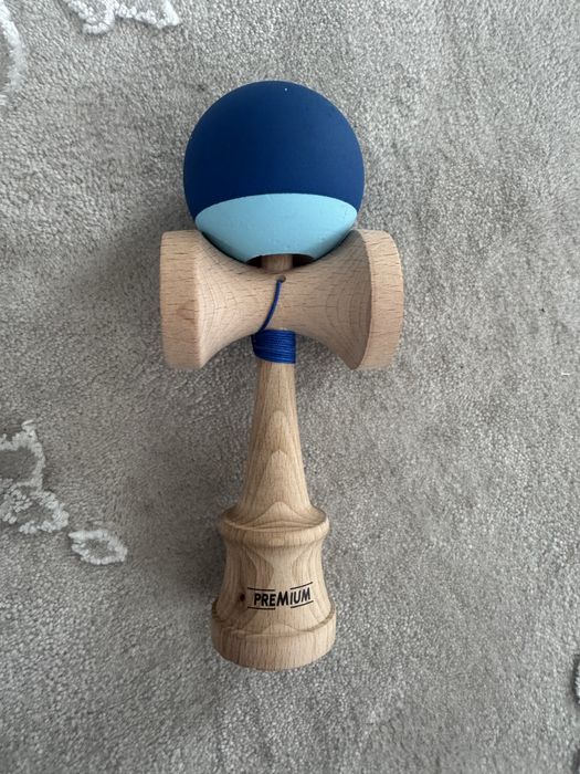 Kendama premium albastra