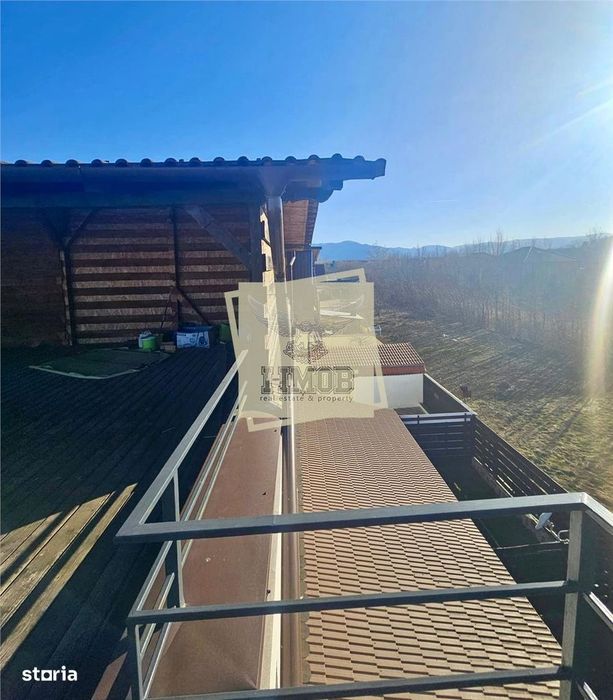 Apartament 3 camere terasa 80 mp si  curte 145 mp zona Calea Cisnadiei