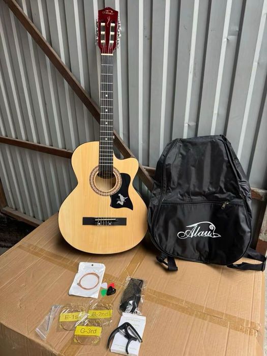 Домбыра, гитара 10 мың