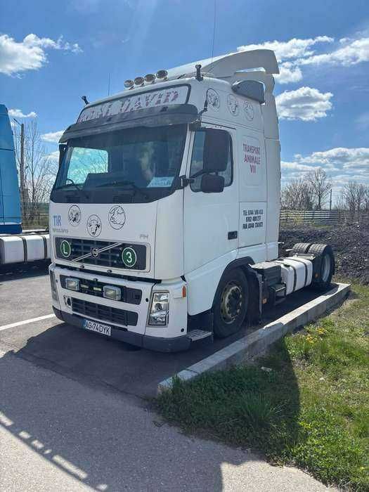 Cap tractor VOLVO FH440