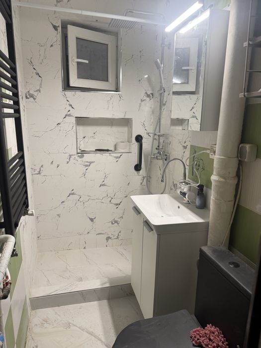 Renovari interioare si exterioare ,gradini ,fatade . Scari de boc