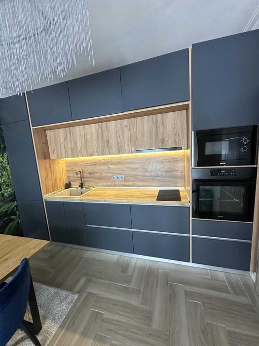 Дава се под наем Тристаен апартамент в София, Лозенец - 118 кв.м за 900 € - Снимка #1