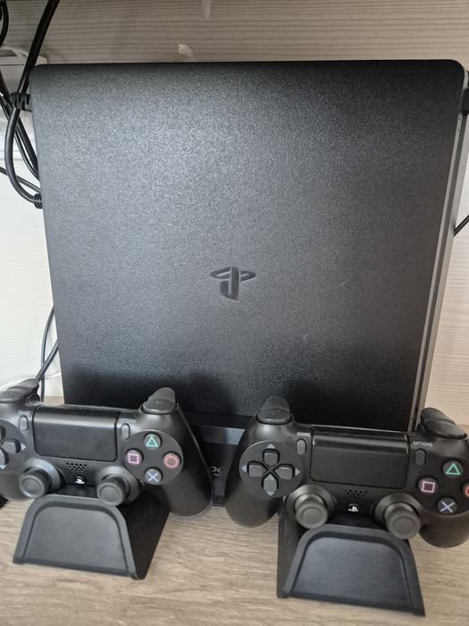 Продам Play Station 4