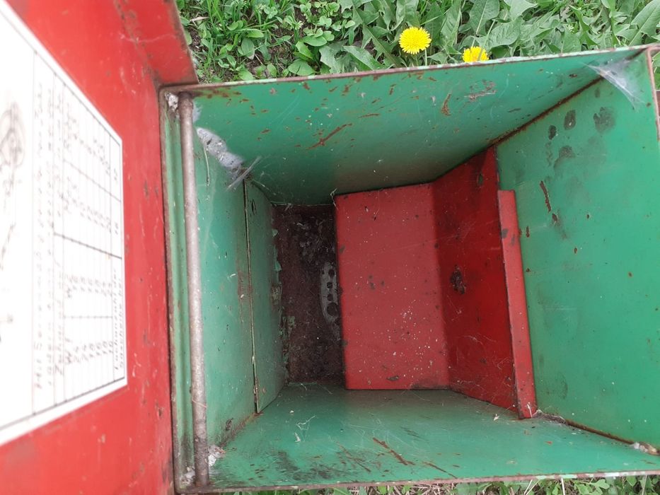 De vânzare semănătoare.