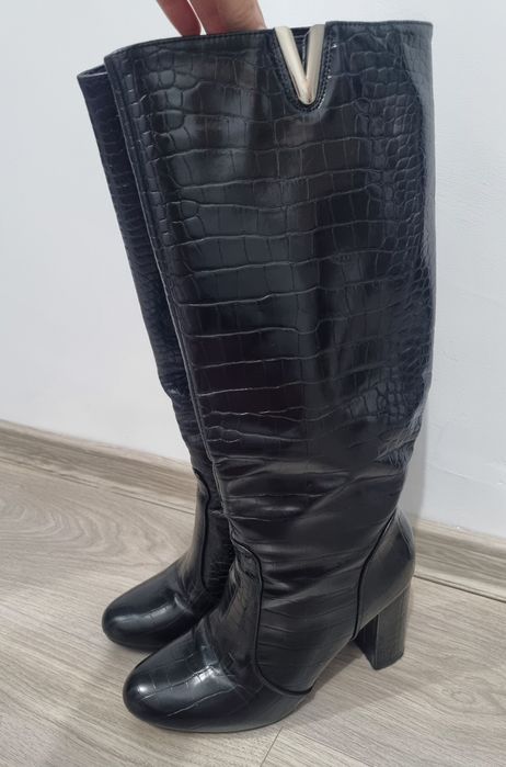 Cizme de damă până la genunchi