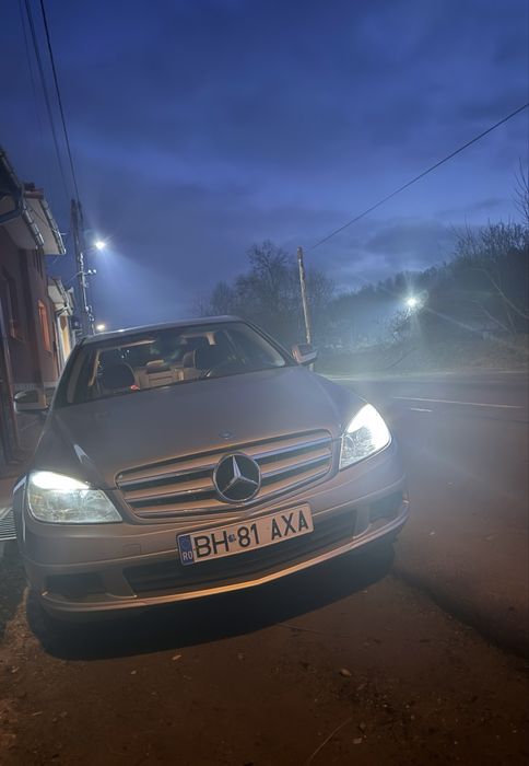 Vând Mercedes C Class 204