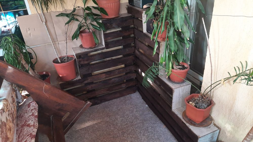 Винтидж етажерка  за цветя