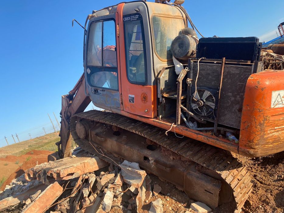 экскаватор HITACHI