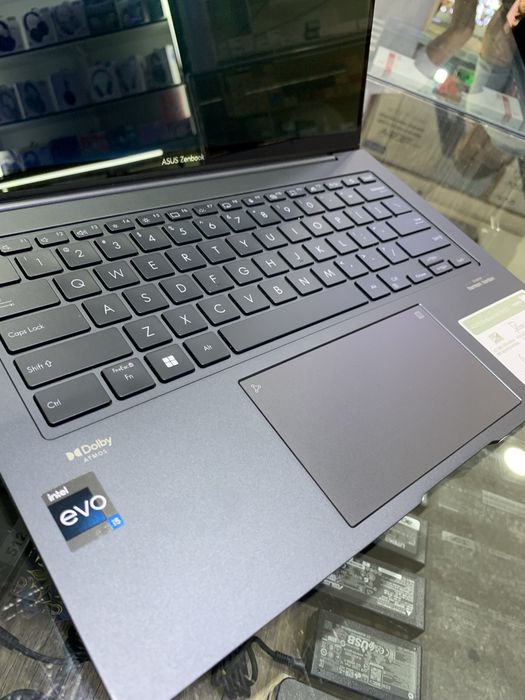 Asus Zenbook 14.0 OLED