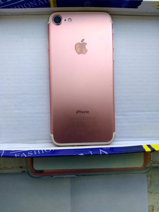 Айфон 7, 128 гб. б/у