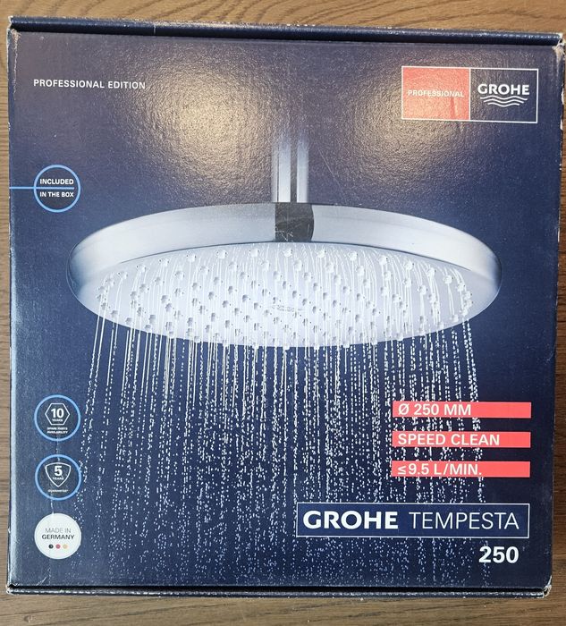 GROHE Душ глава Tempesta 250 с рамо за монтаж към тавана – хром