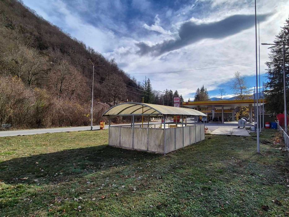 Бензиностанци и търговски обект в Рибарица/Тетевен !