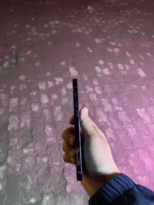 Айфон 12 про в хорошем состоянии