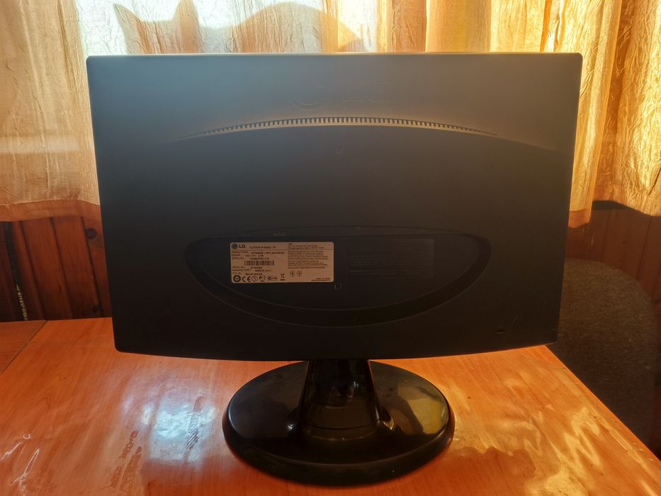 Монитор LG Flatron W1943SE-PF