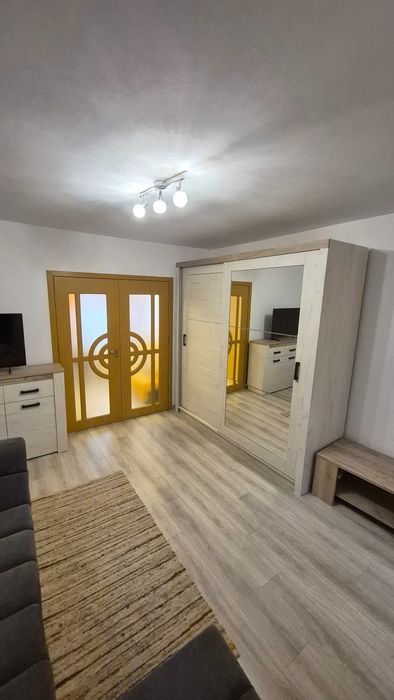 Proprietar-închiriez garsonieră zona Brazdă, Craiova