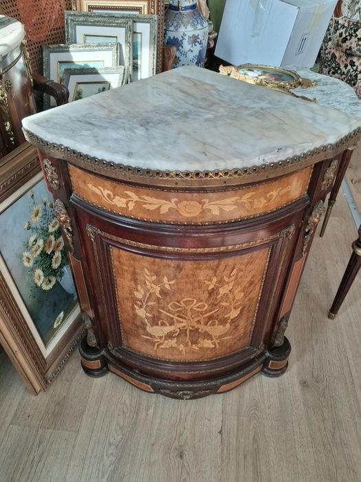 Ъглова     мебел