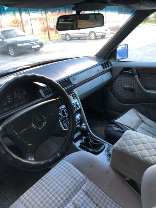 Продажа автомобиля Мерседес  e220