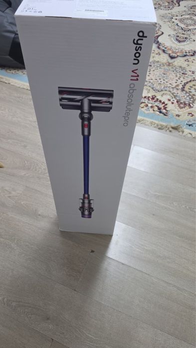 Dyson пылесос оригинальный. Новый запечатаный.