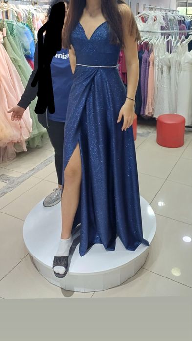 Синя дълга бална рокля