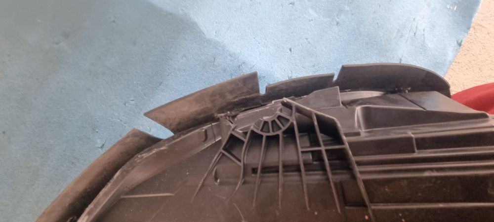 far stanga porsche macan