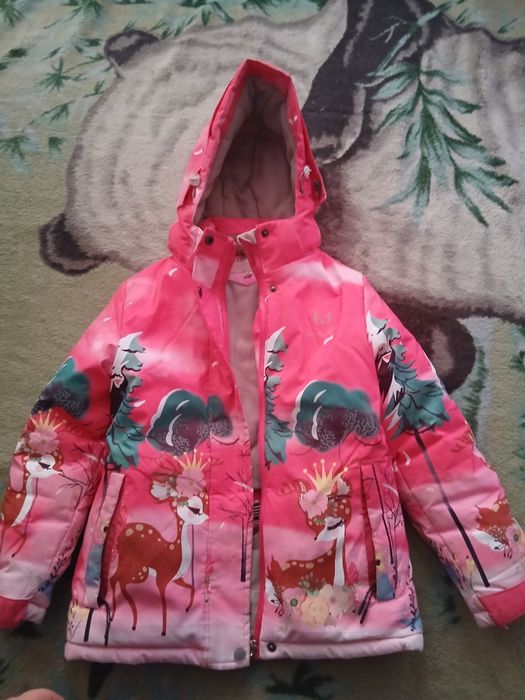 Продам детскую куртку для девочек