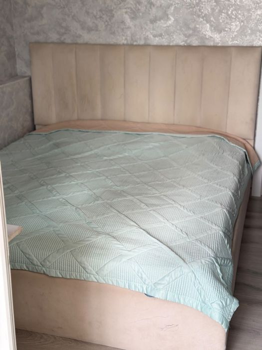 Продам кровать 190/210