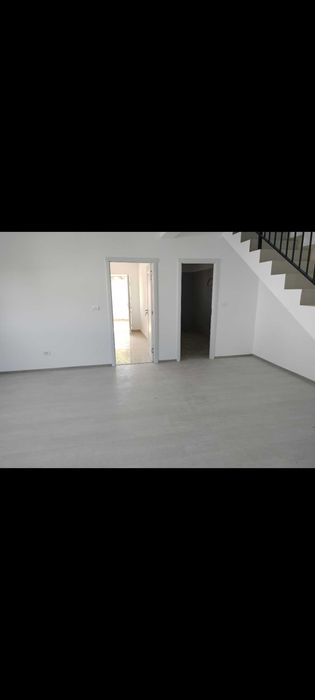 Proprietar vând 1/2 casa duplex Visani Iași