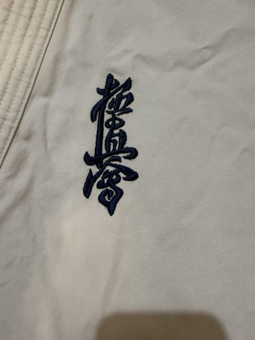 Кимоно и защита для каратэ киокушинкай