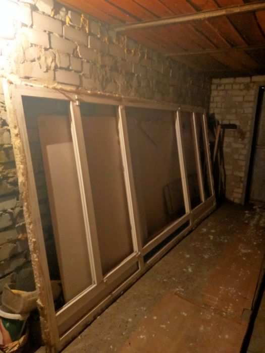 Продам пластиковое окно для балкона