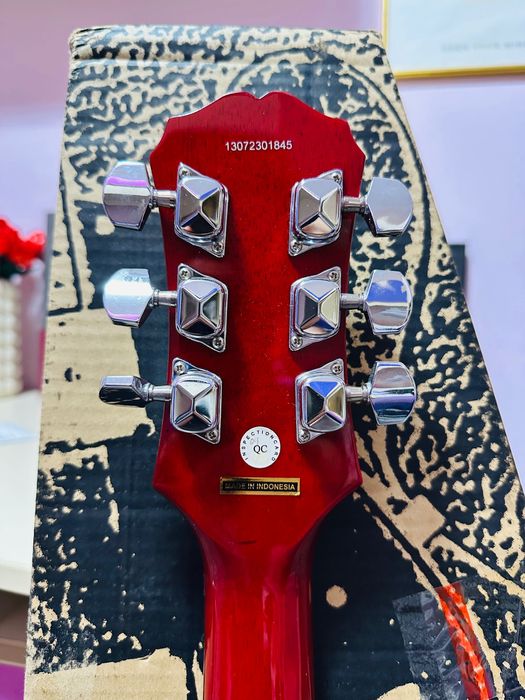 Продавам китара Epiphone