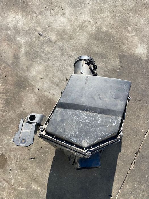 Carcasa filtru de aer Volvo S60 V60 V60CC S90 V90 XC60 XC90 2016+ 31474862