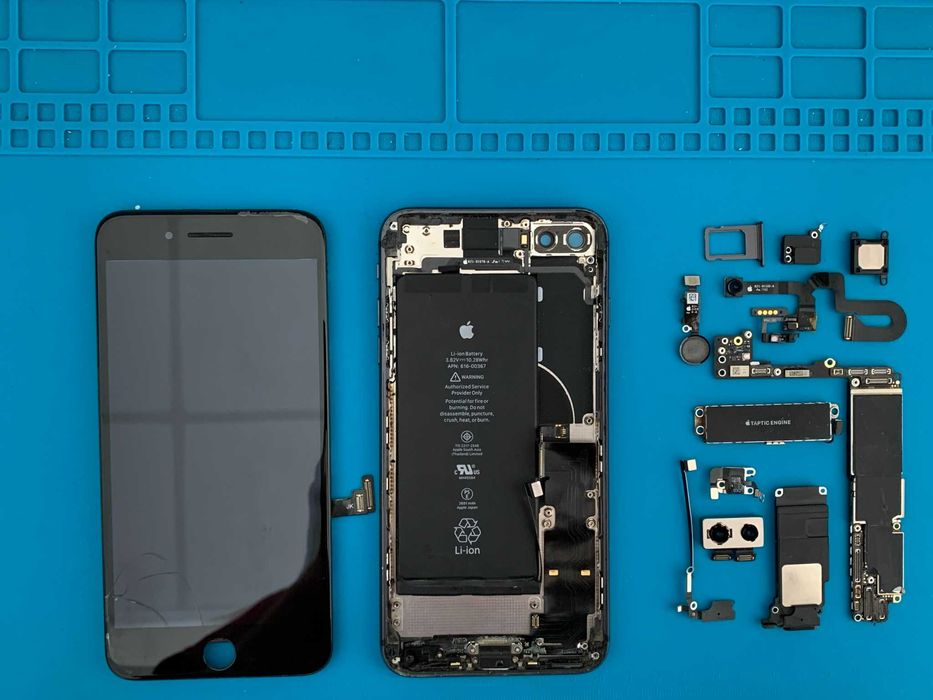 iPhone 8+ (Plus) на части