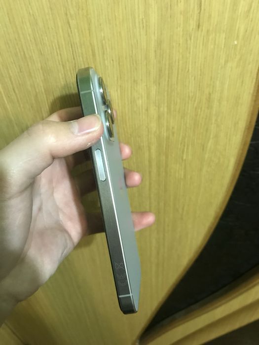 iPhone 15 Pro 256 GB акб 83% хорошее