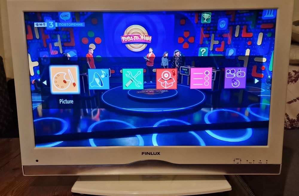 Продавам LCD 26 инчов телевизор Finlux