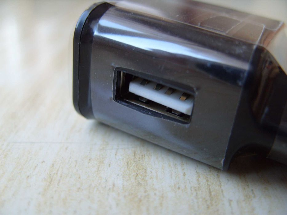 USB зарядно LiitoKala 5V/2A. За смартфон, таблет, часовник, фотоапарат