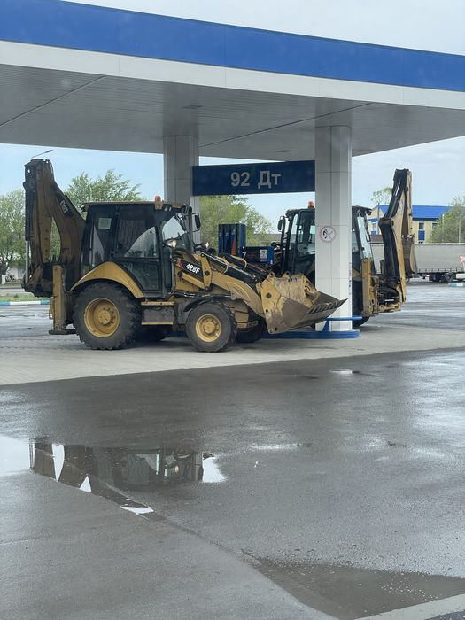 Триводном Эксковатор погрузчик