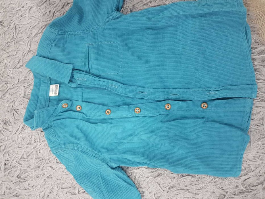 Запазени детски ризи, носени само по 1 път