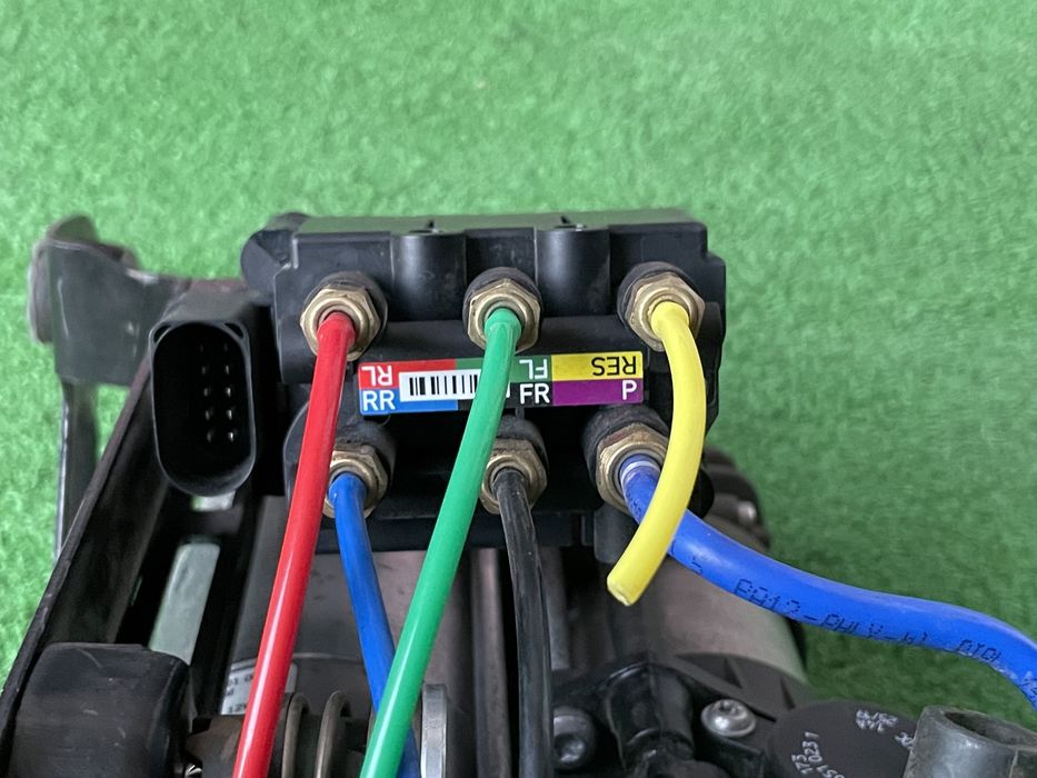 Bmw Seria 7 G11 G12 Compresor Perne de aer complet cu bloc de valve