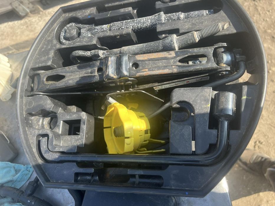 Авариен Комплект Органайзер Крик кука Citroen Peugeot 208 2008