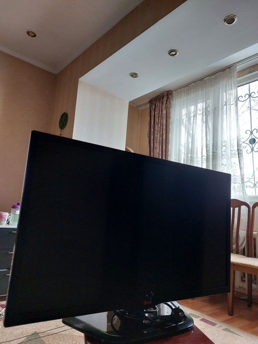 Телевизор LG жидкокристалический