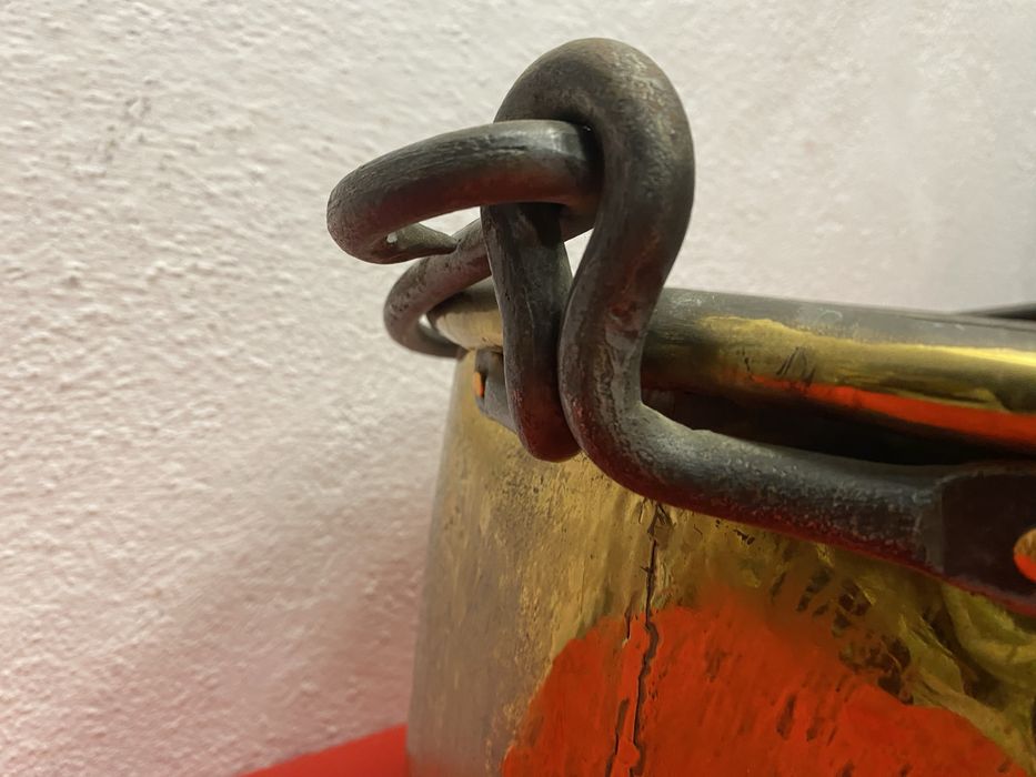 Голям месингов казан с дръжки от ковано желязо