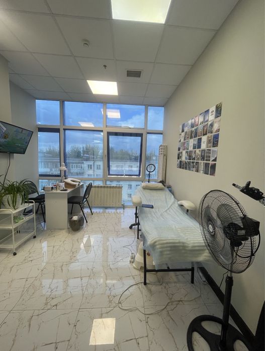 Сдам пол студии в аренду , маникюр, бровист , наращивание ресниц, лами