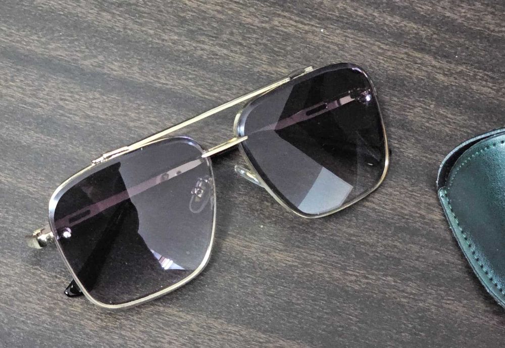 Ochelari de soare bărbați articol nou toc piele inclus cadou