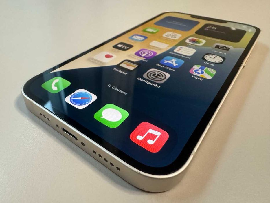  Apple / iPhone 13 128 Gb / Starlight