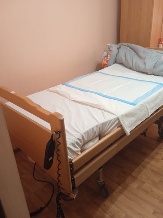 Pat electric medical cu telecomandă și saltea