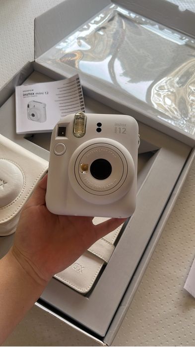 Instax mini 12,без фотопленки