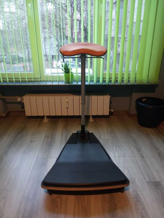 Хибриден стол за вдигащо се бюро - FOCAL UPRIGHT LOCUS SEAT